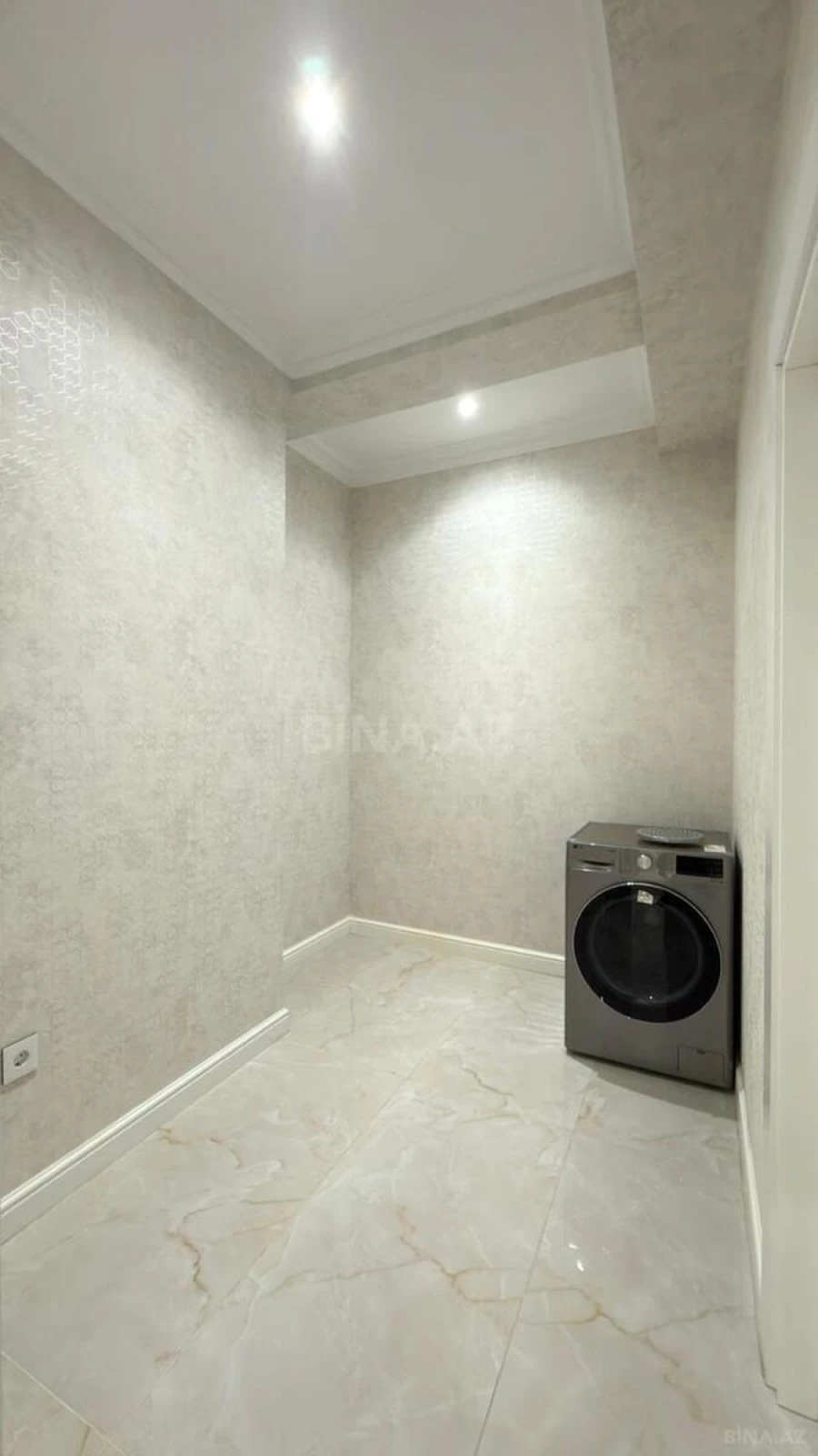 Kirayə verilir 2 otaqlı mənzil 98 m²