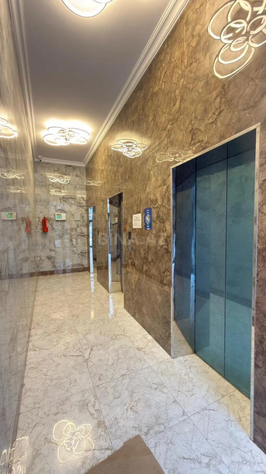 Kirayə verilir 2 otaqlı mənzil 98 m²