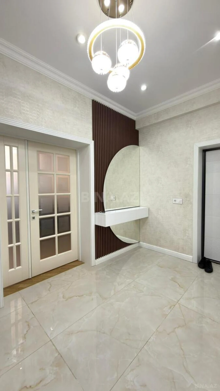 Kirayə verilir 2 otaqlı mənzil 98 m²