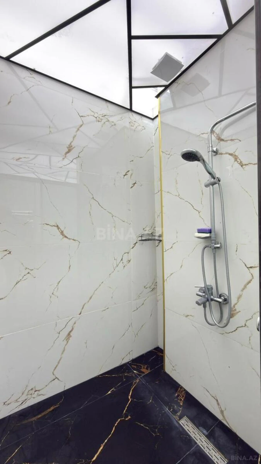 Kirayə verilir 2 otaqlı mənzil 98 m²