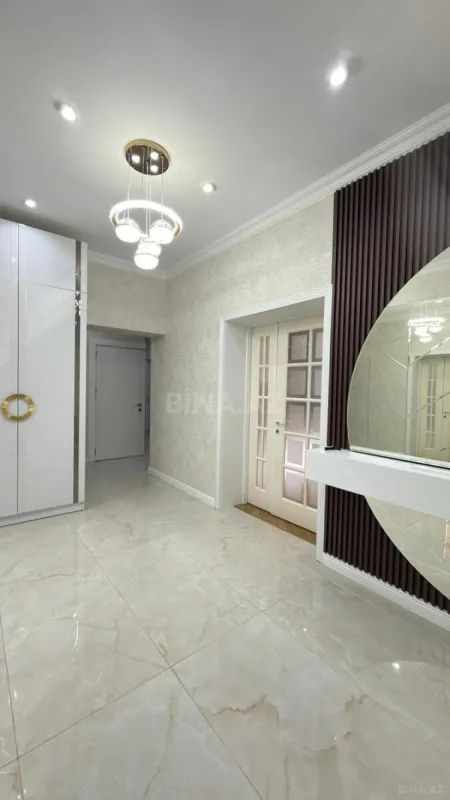 Kirayə verilir 2 otaqlı mənzil 98 m²