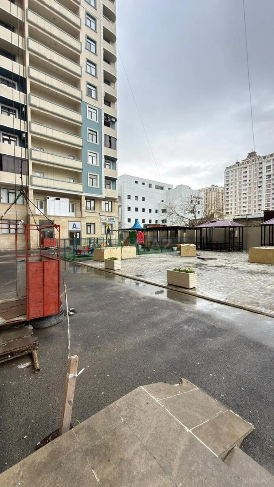 Kirayə verilir 2 otaqlı mənzil 98 m²