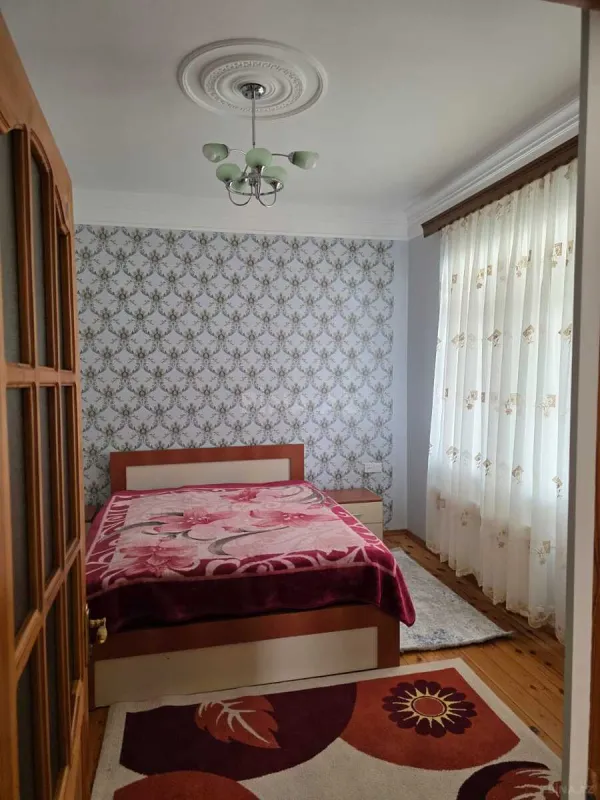 Kirayə verilir 5 otaqlı həyət evi 200 m²
