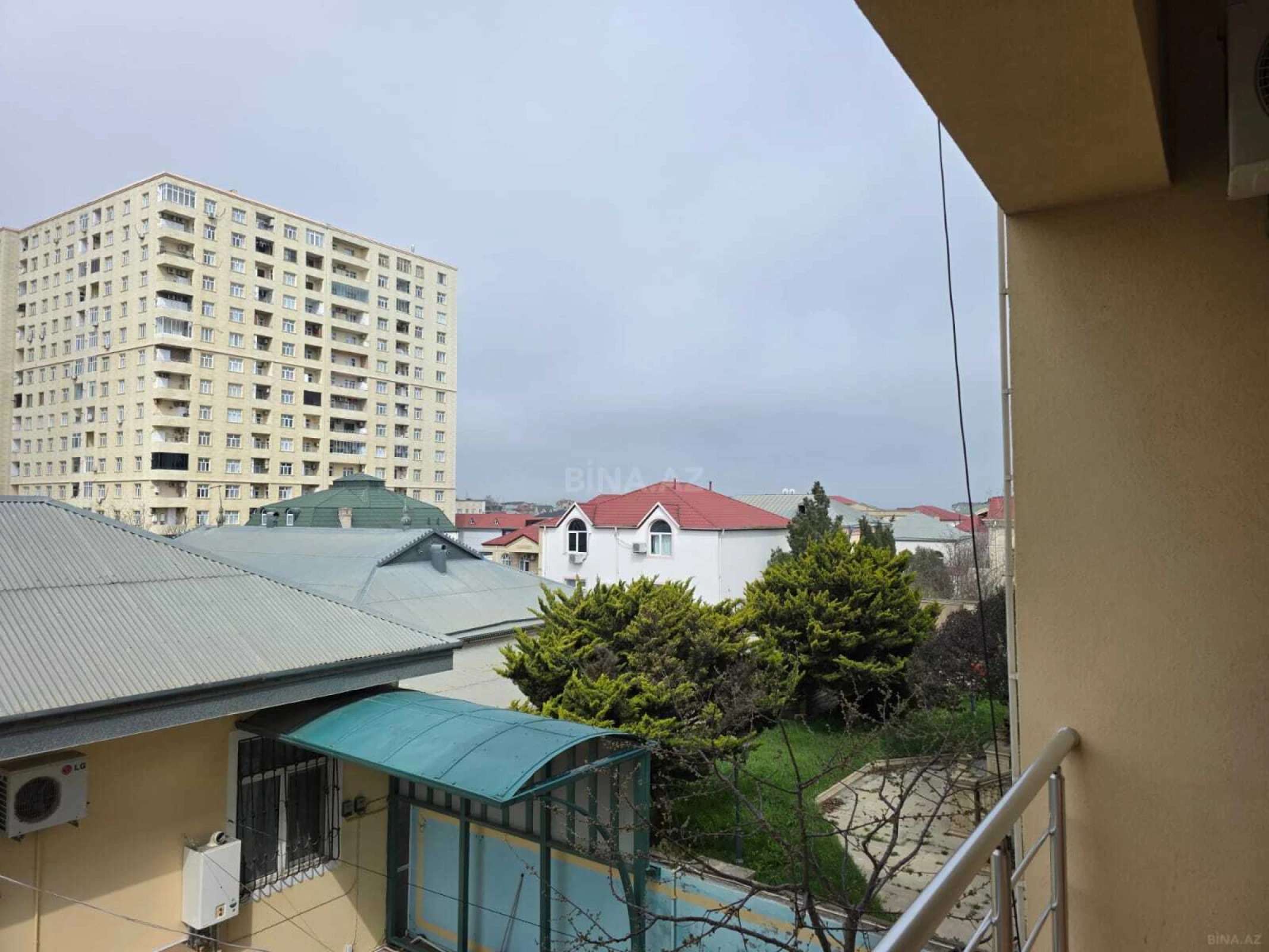 Kirayə verilir 5 otaqlı həyət evi 200 m²