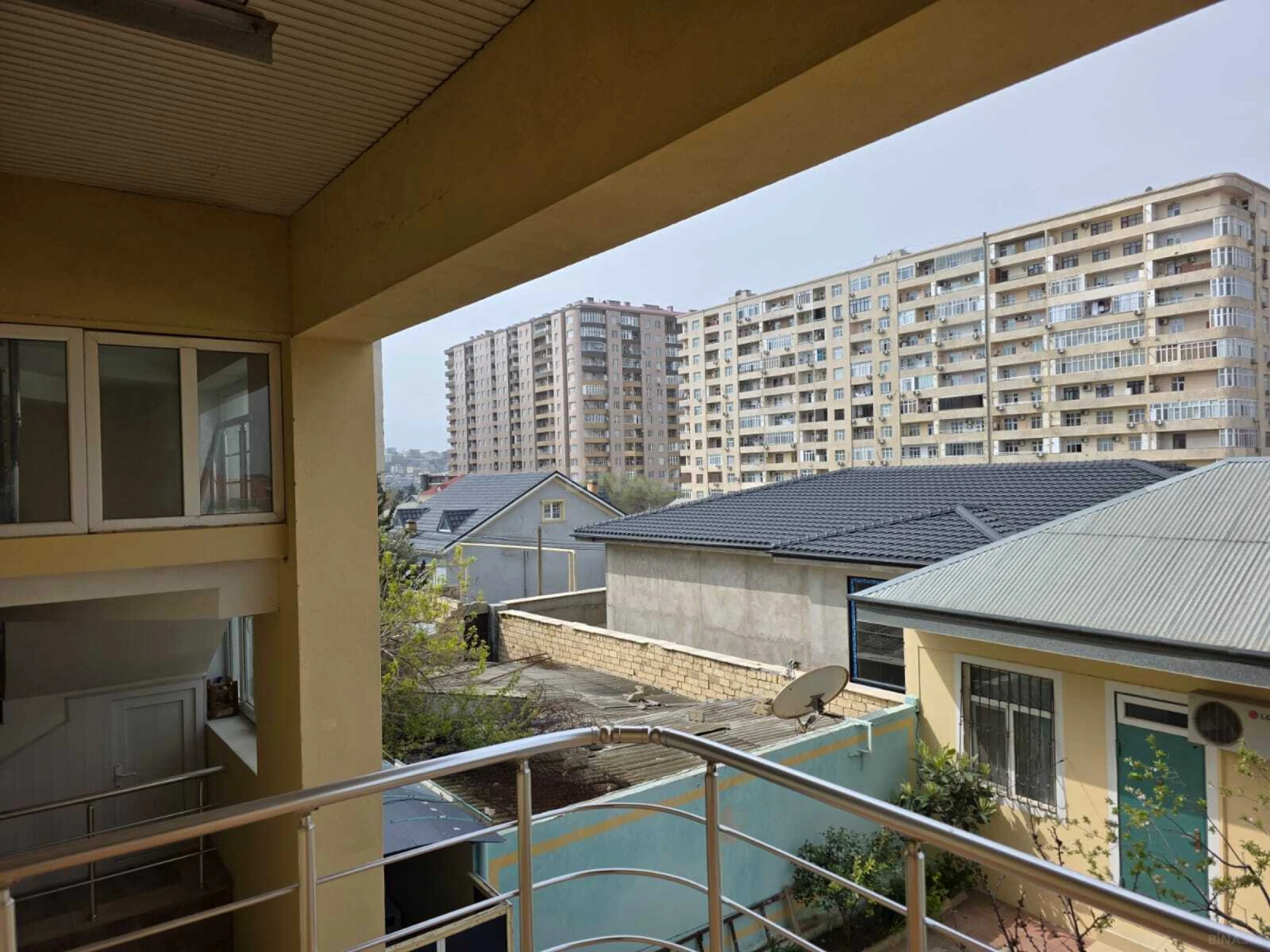 Kirayə verilir 5 otaqlı həyət evi 200 m²