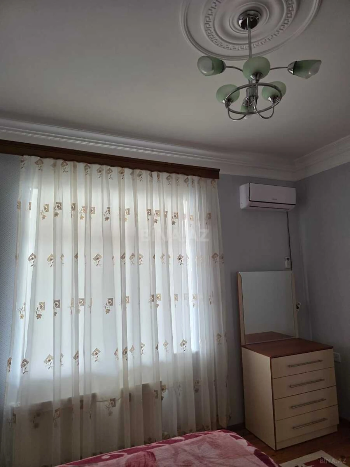 Kirayə verilir 5 otaqlı həyət evi 200 m²