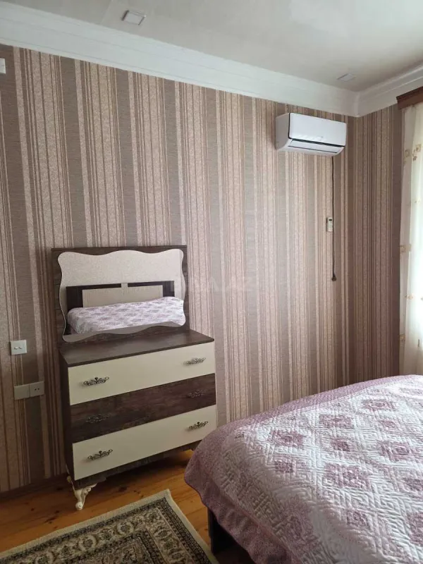 Kirayə verilir 5 otaqlı həyət evi 200 m²