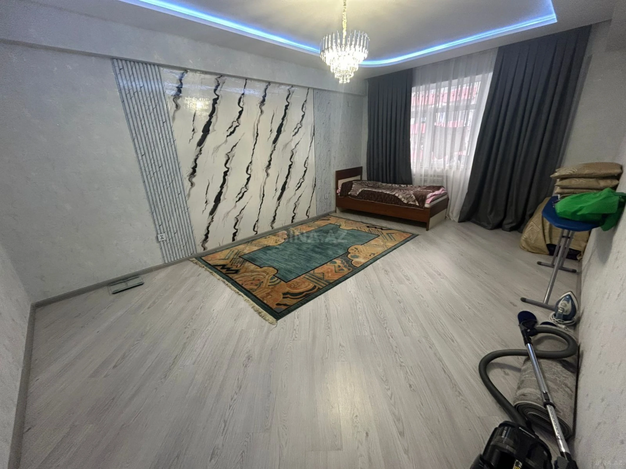 Satılır 3 otaqlı mənzil 112 m²