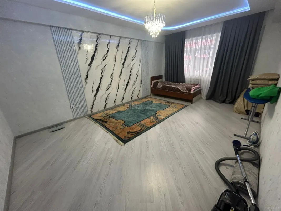 Satılır 3 otaqlı mənzil 112 m²