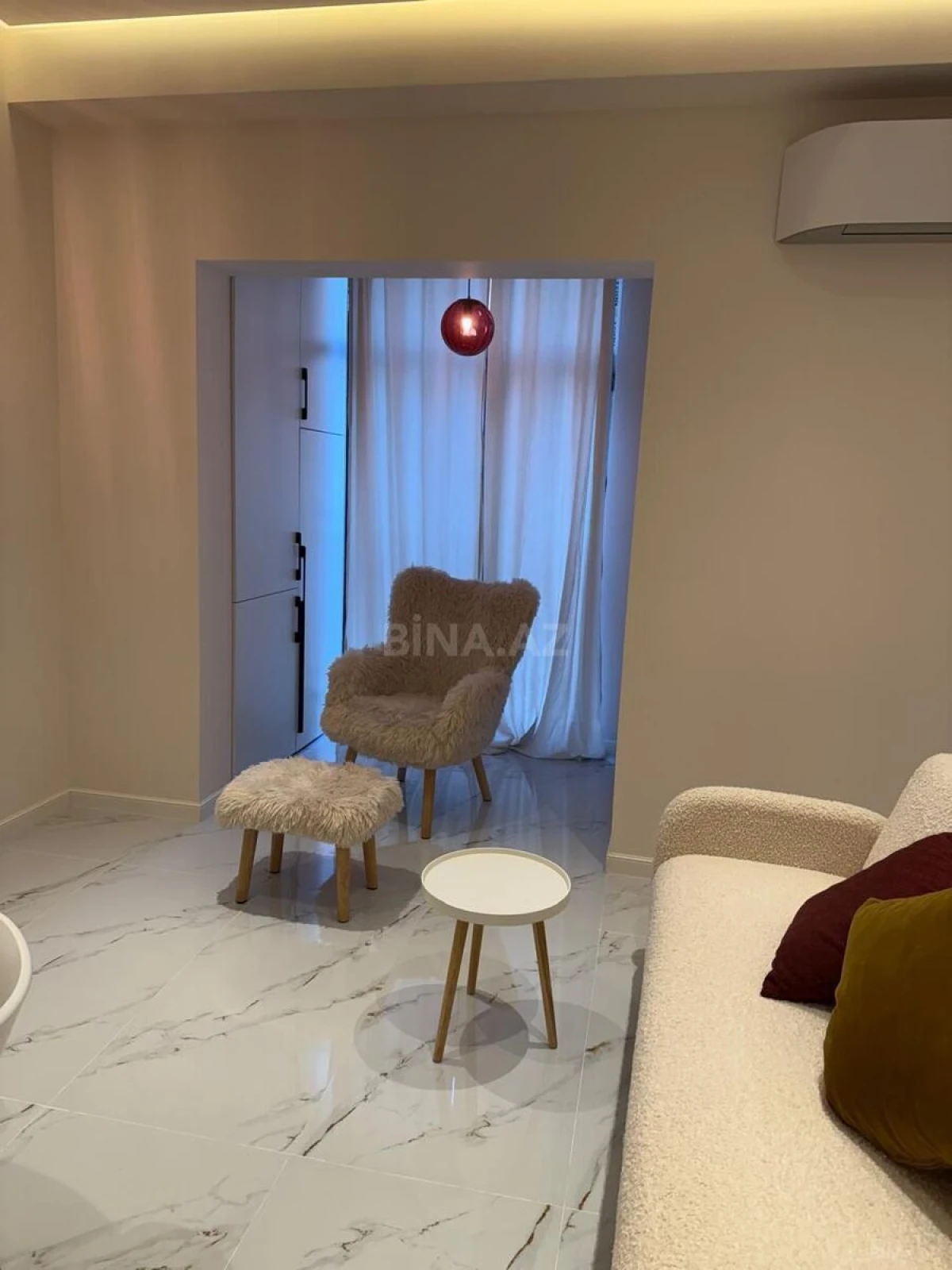 Kirayə verilir 2 otaqlı mənzil 45 m²