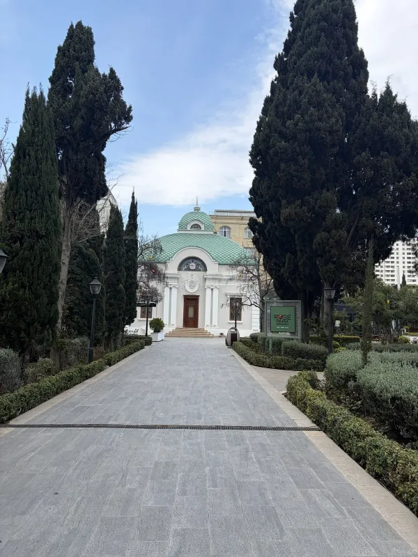 Kirayə verilir 2 otaqlı mənzil 50 m²