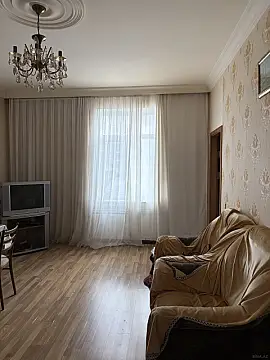 Kirayə verilir 2 otaqlı mənzil 50 m²