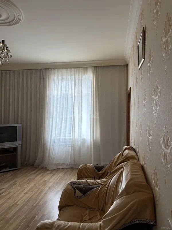 Kirayə verilir 2 otaqlı mənzil 50 m²