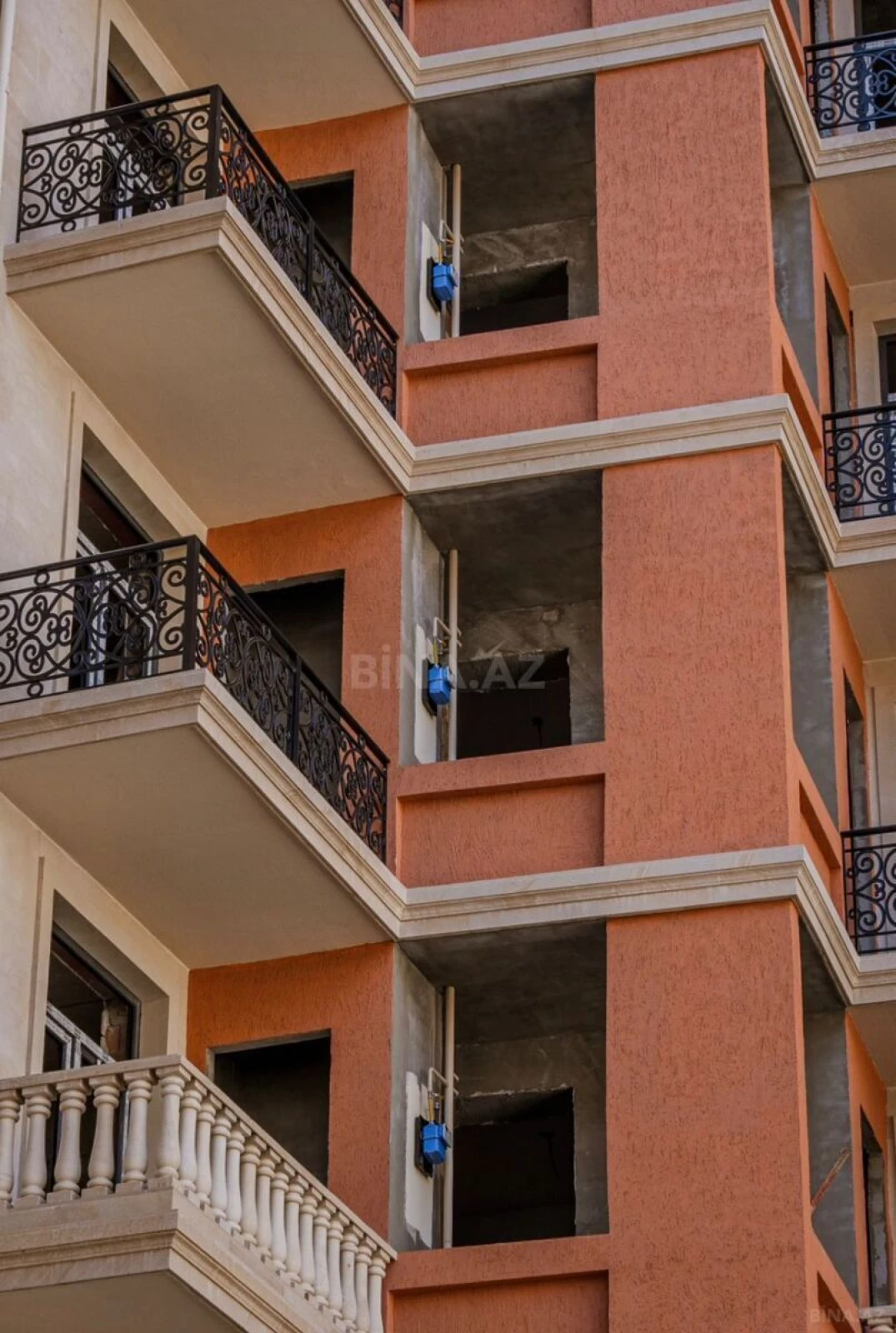 Satılır 3 otaqlı mənzil 129 m²