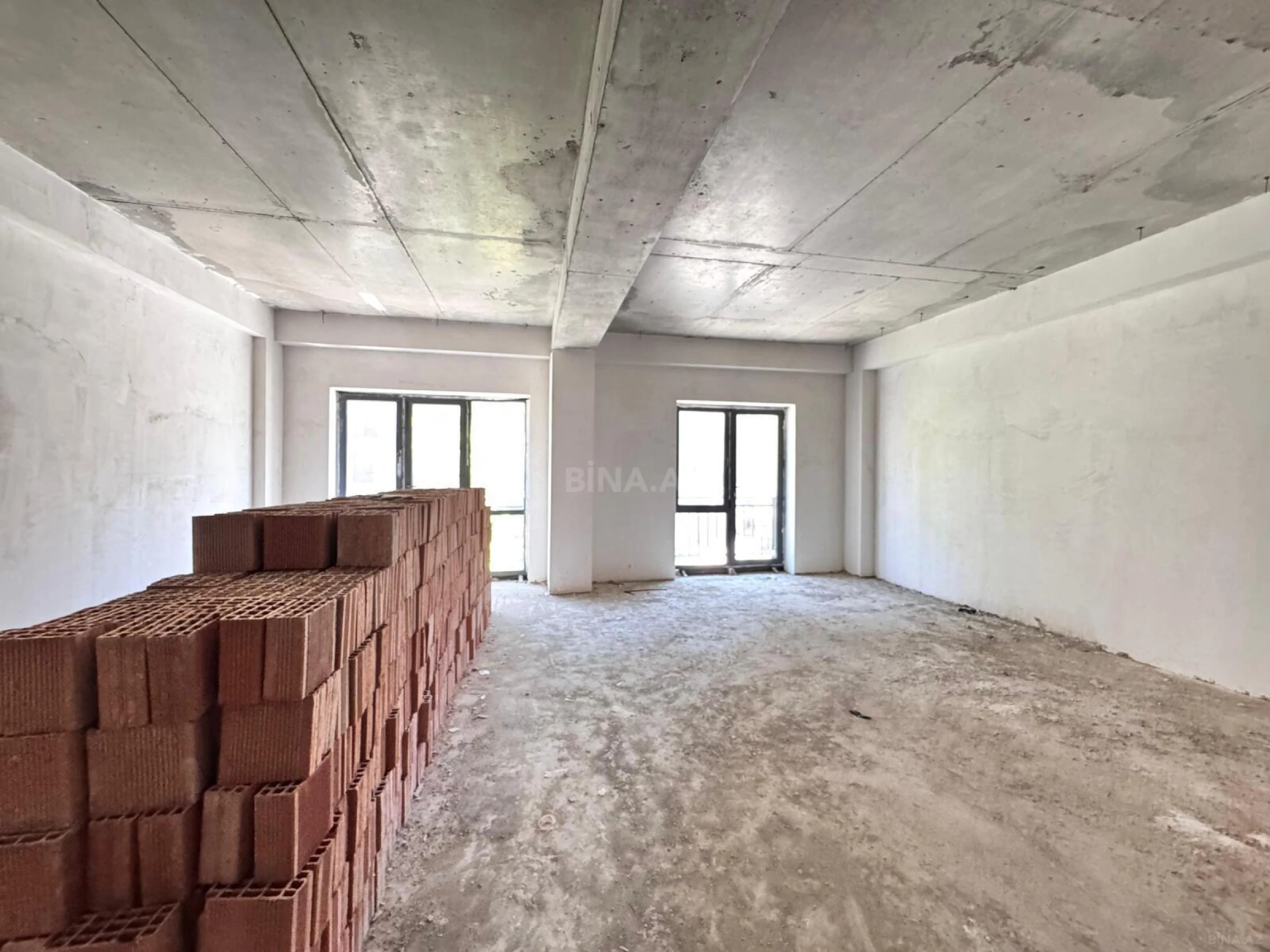 Satılır 3 otaqlı mənzil 129 m²