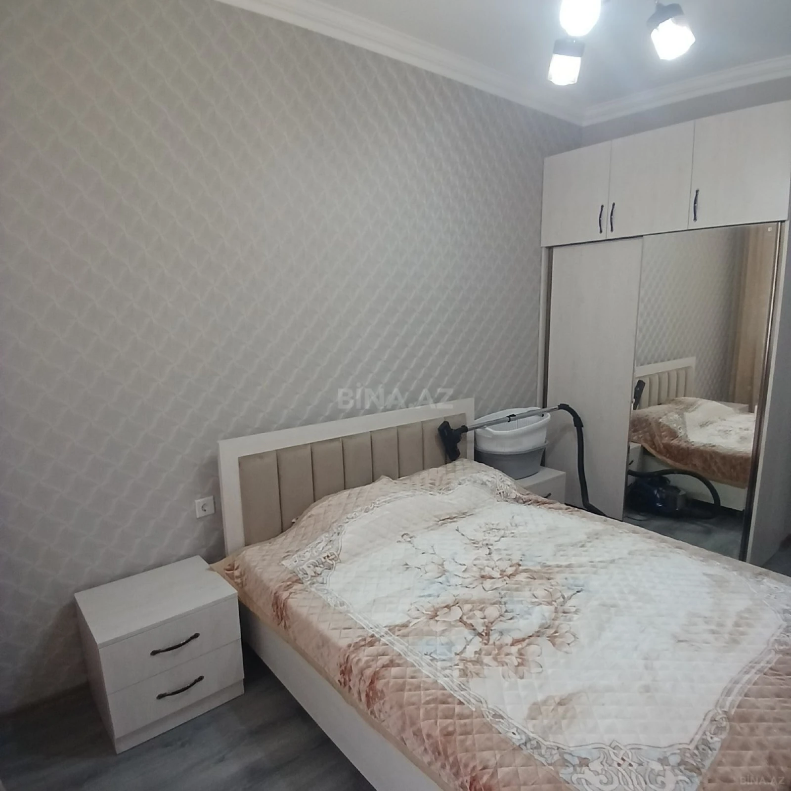 Kirayə verilir 2 otaqlı mənzil 65 m²