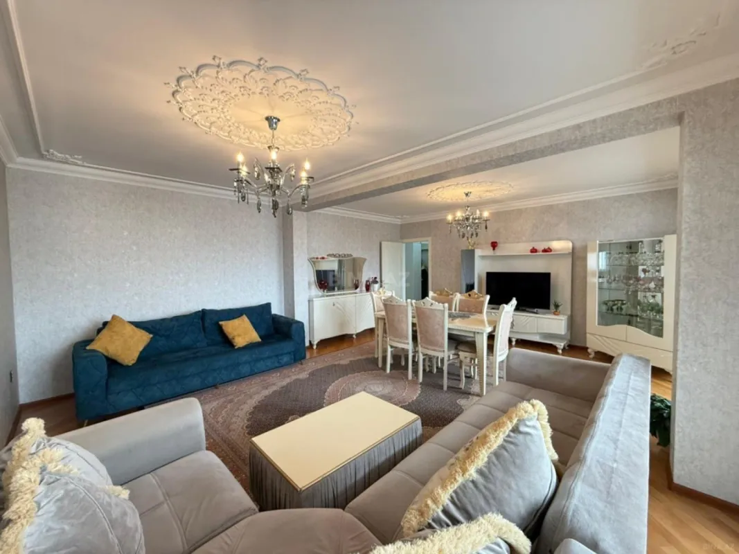 Satılır 5 otaqlı mənzil 120 m²