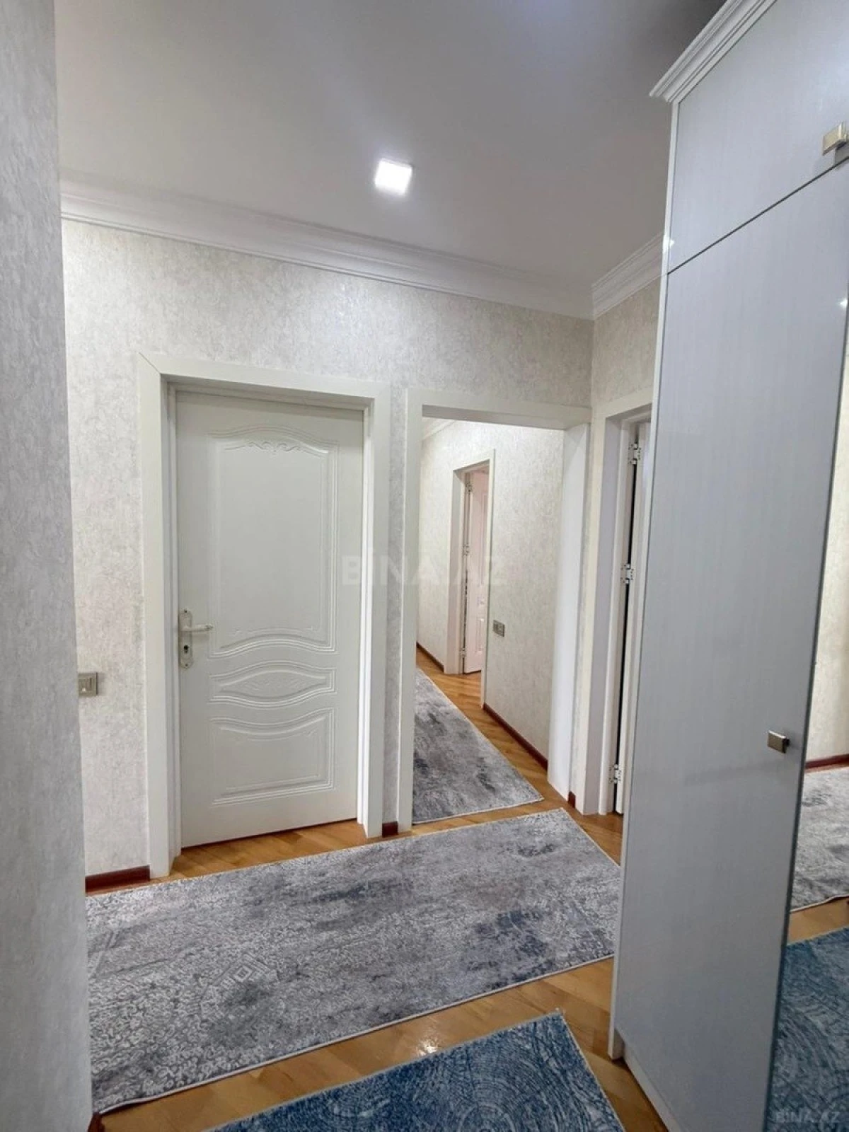 Satılır 5 otaqlı mənzil 120 m²