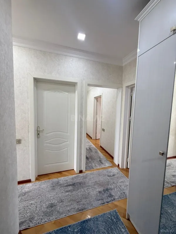 Satılır 5 otaqlı mənzil 120 m²