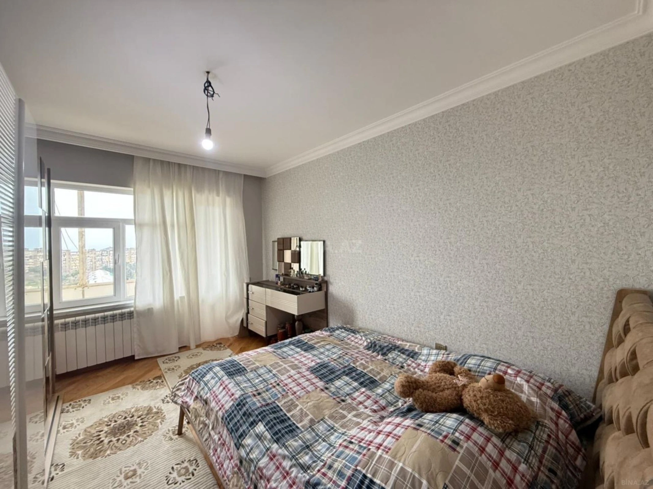 Satılır 5 otaqlı mənzil 120 m²