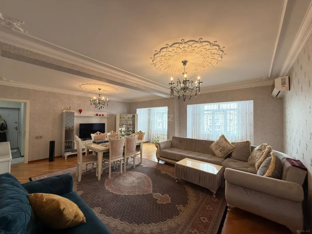 Satılır 5 otaqlı mənzil 120 m²