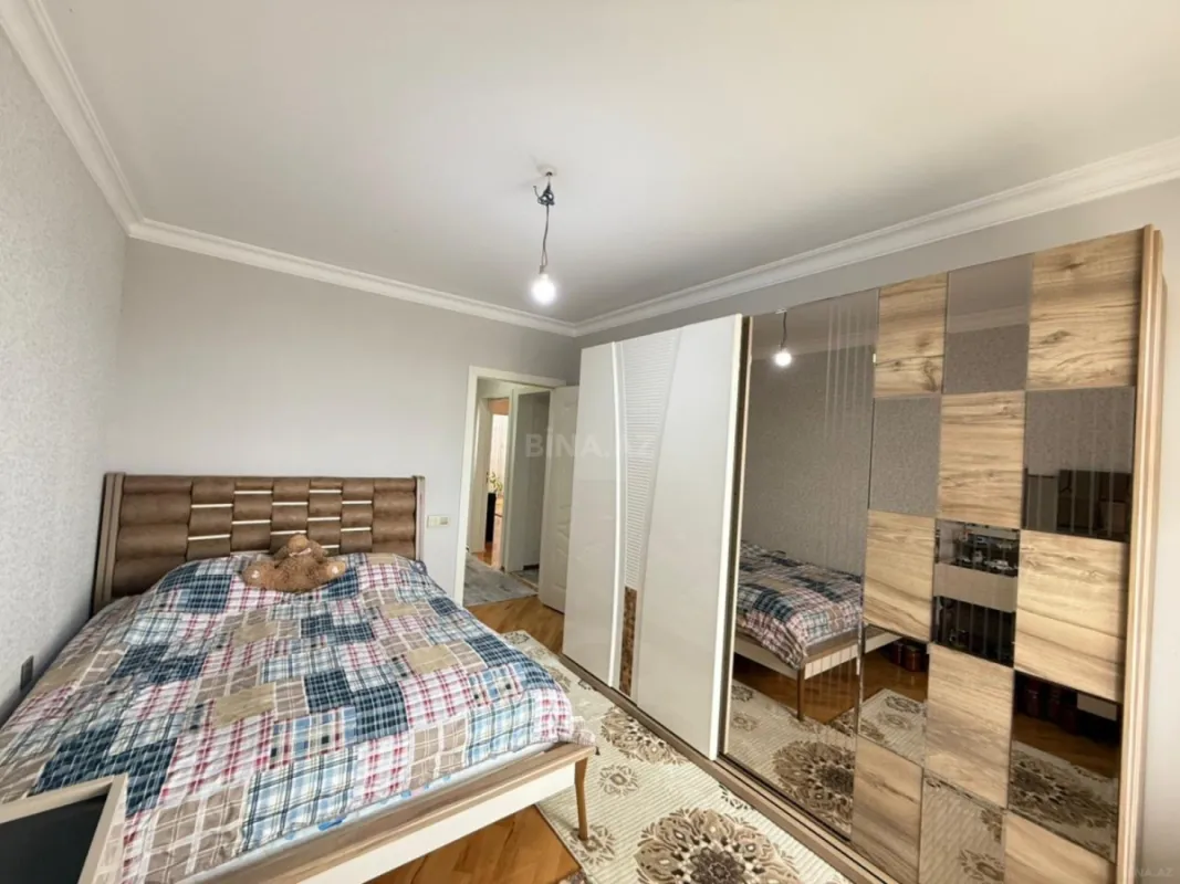 Satılır 5 otaqlı mənzil 120 m²