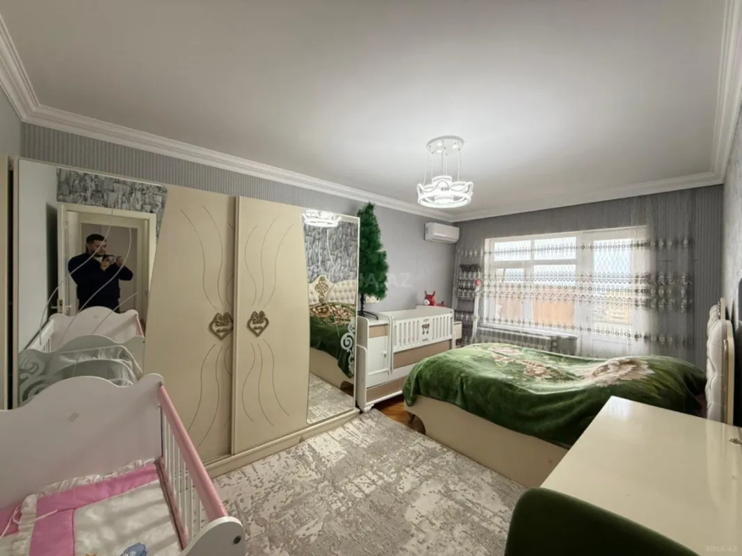 Satılır 5 otaqlı mənzil 120 m²