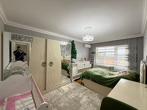 Satılır 5 otaqlı mənzil 120 m²