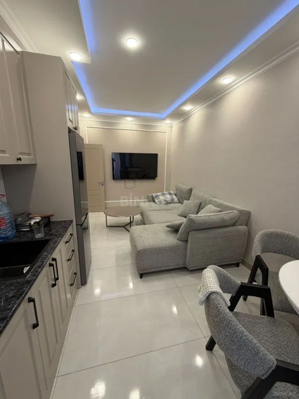 Kirayə verilir 2 otaqlı mənzil 65 m²