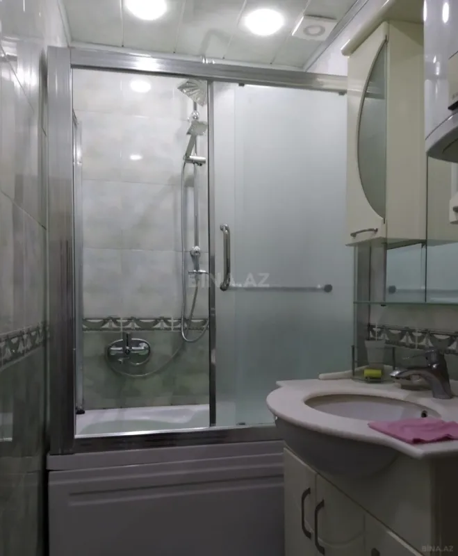 Satılır 4 otaqlı mənzil 123 m²