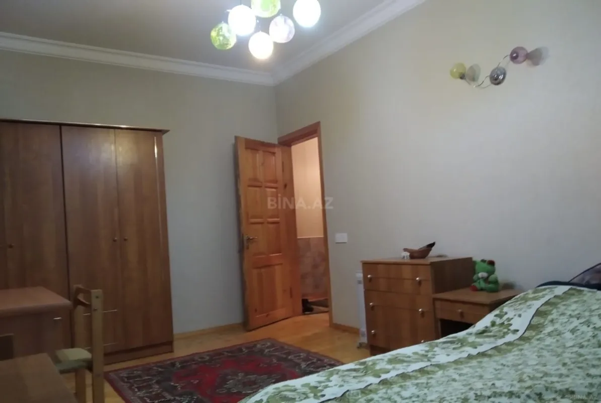 Satılır 4 otaqlı mənzil 123 m²