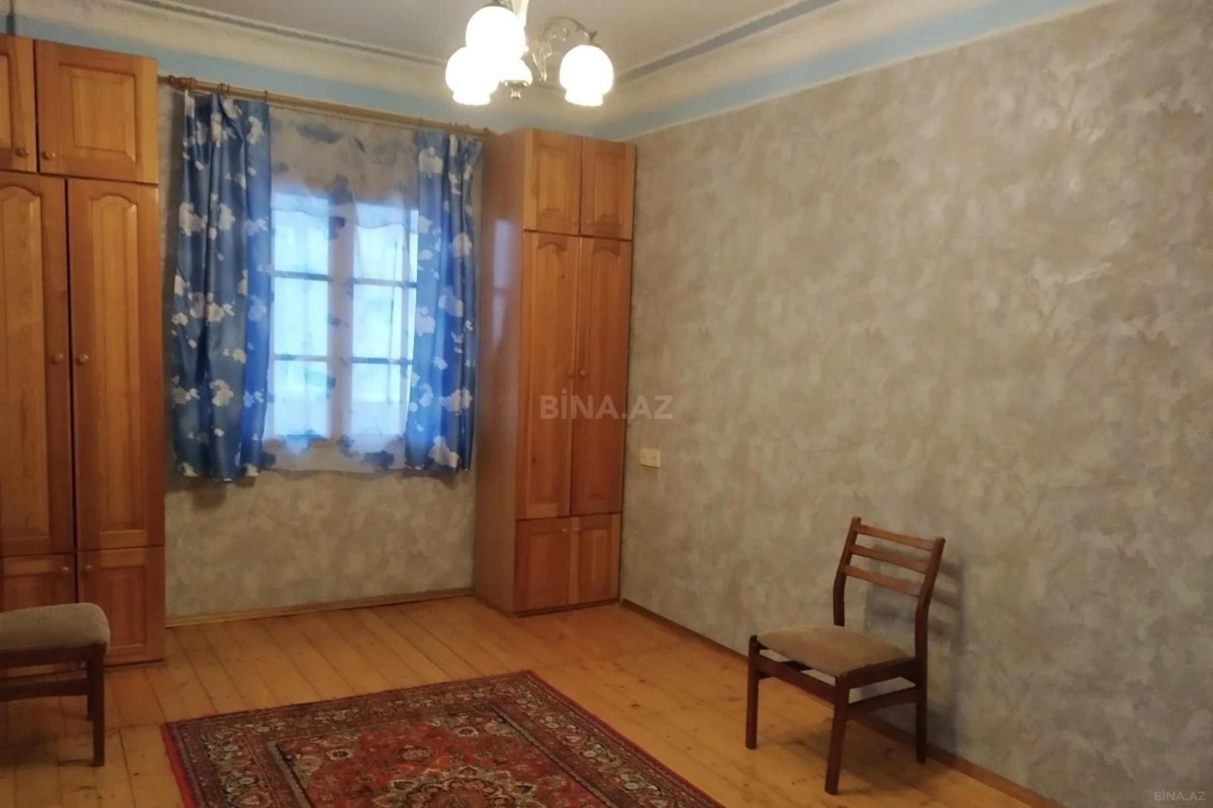 Satılır 4 otaqlı mənzil 123 m²
