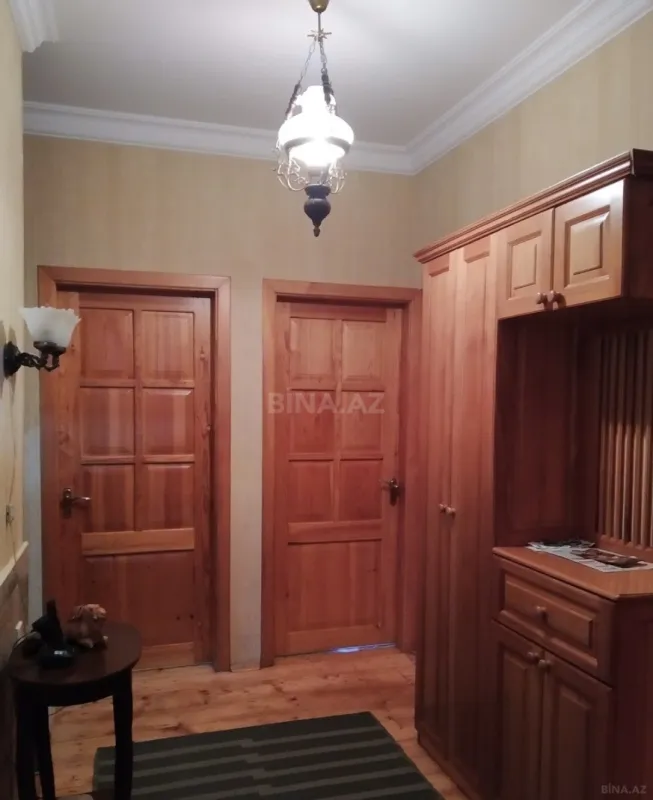 Satılır 4 otaqlı mənzil 123 m²