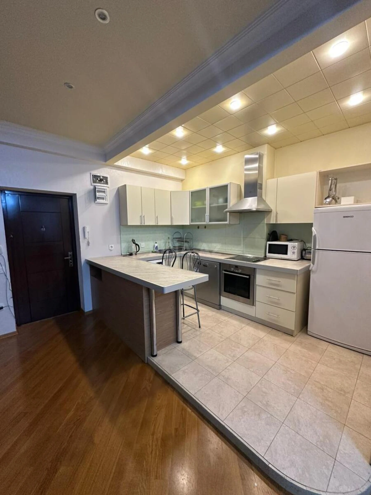 Kirayə verilir 3 otaqlı mənzil 110 m²