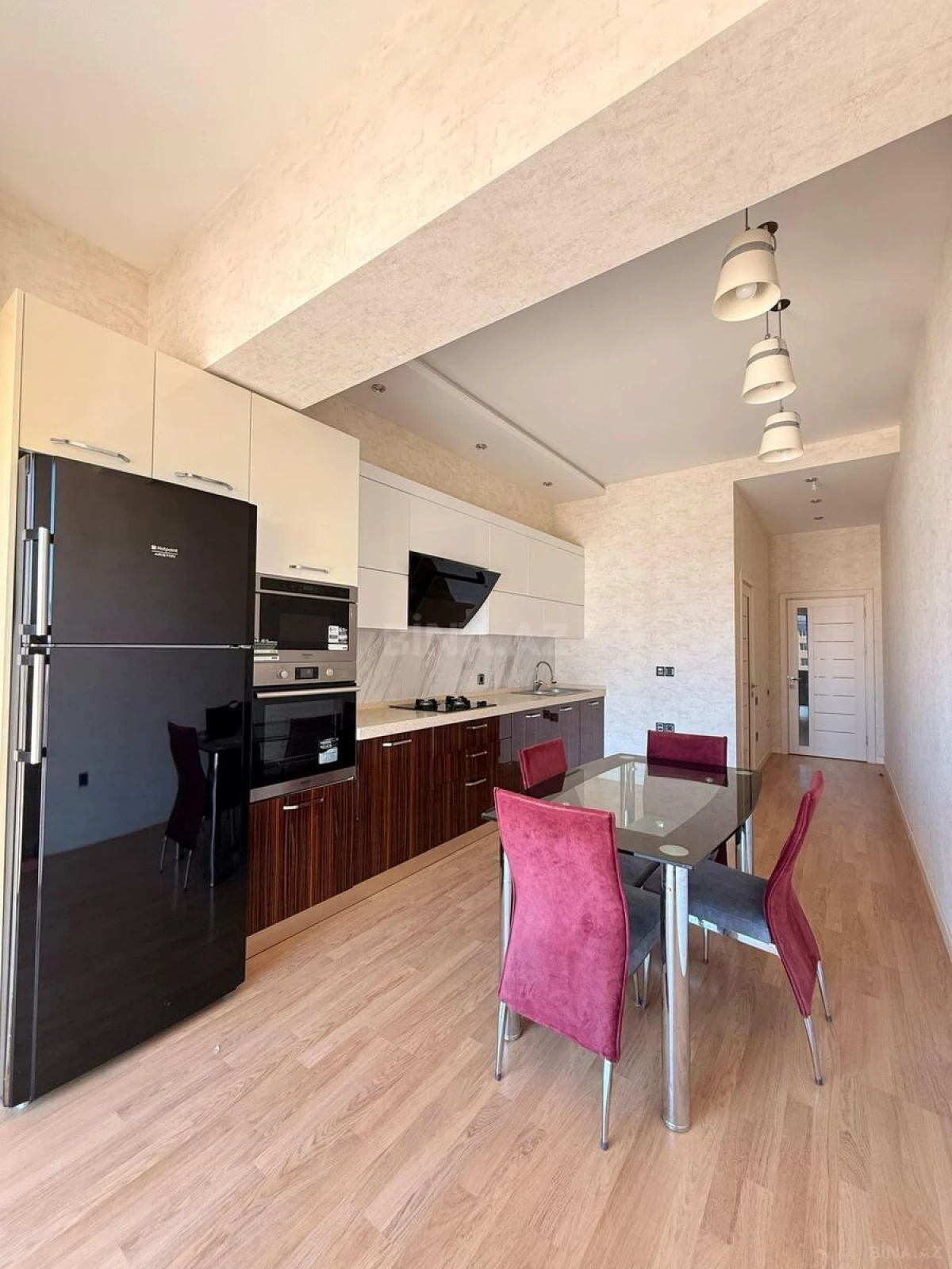 Kirayə verilir 3 otaqlı mənzil 147 m²