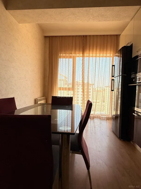 Kirayə verilir 3 otaqlı mənzil 147 m²