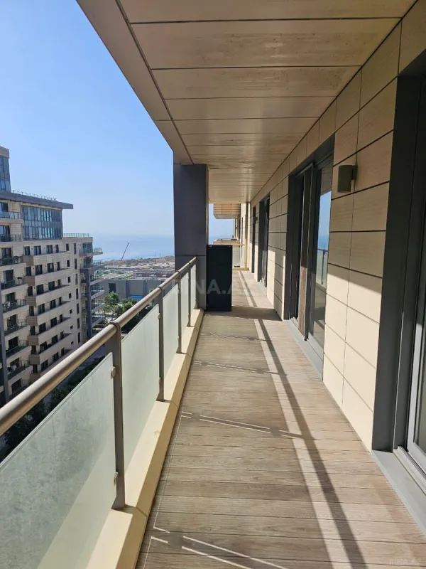 Kirayə verilir 4 otaqlı mənzil 200 m²