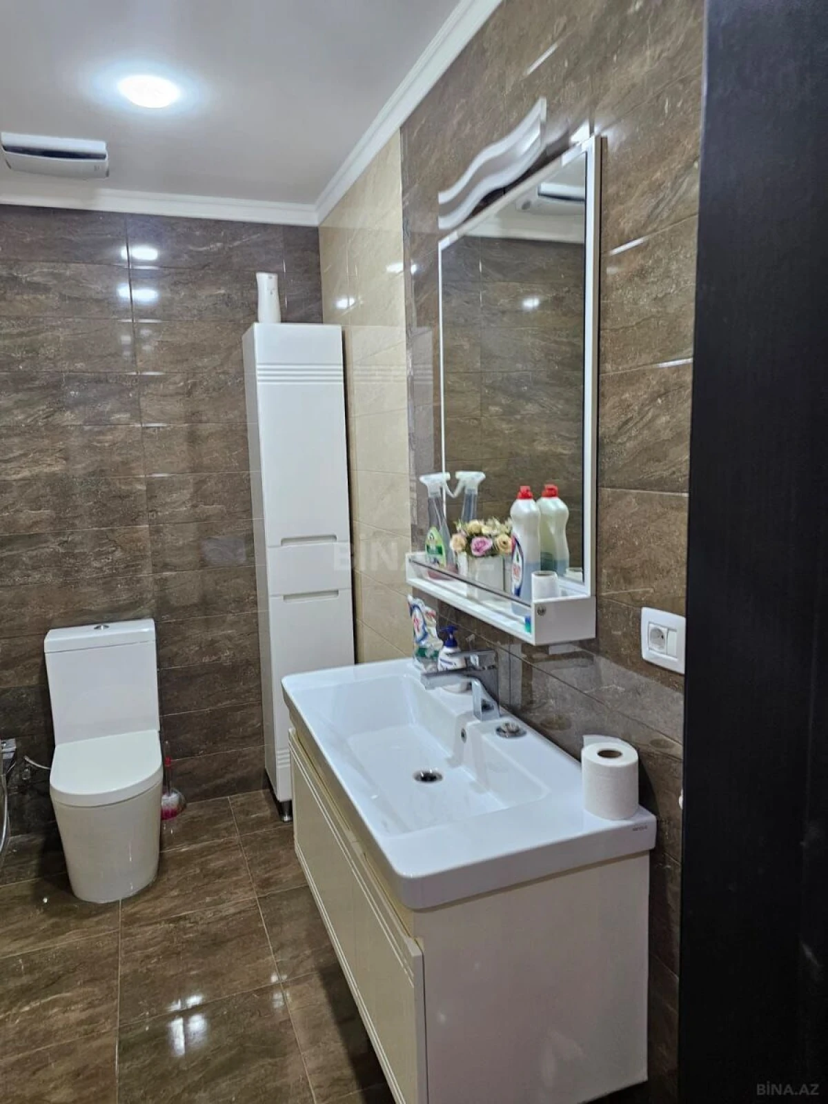 Kirayə verilir 4 otaqlı mənzil 200 m²