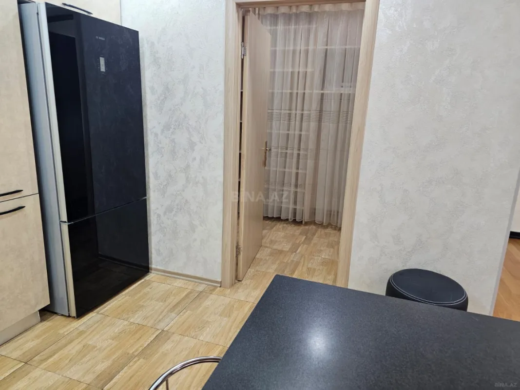 Kirayə verilir 4 otaqlı mənzil 200 m²