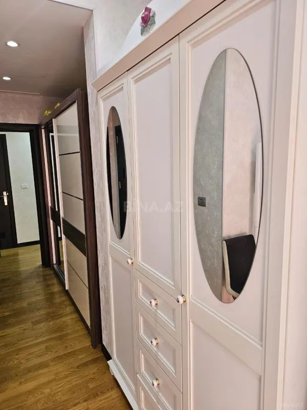 Kirayə verilir 4 otaqlı mənzil 200 m²