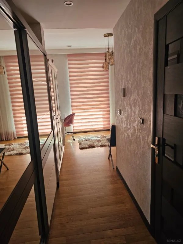 Kirayə verilir 4 otaqlı mənzil 200 m²