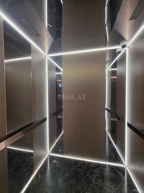 Satılır 3 otaqlı mənzil 135 m²