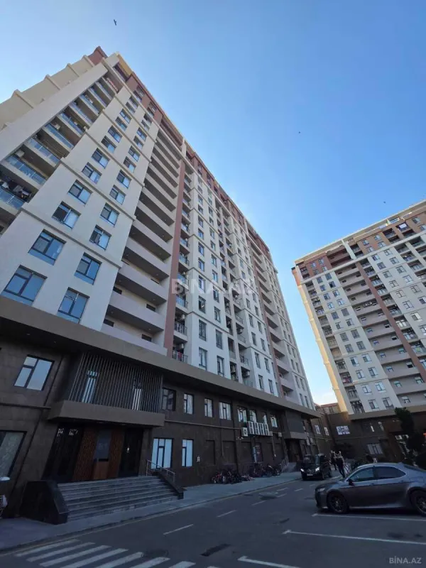Satılır 3 otaqlı mənzil 135 m²