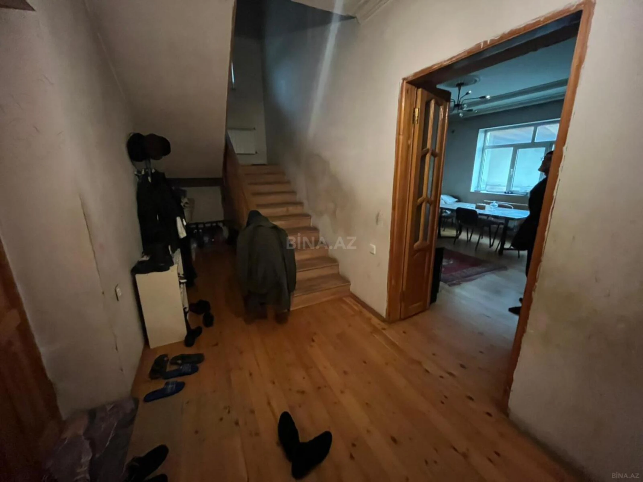 Satılır 5 otaqlı həyət evi 240 m²