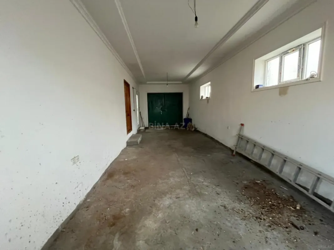 Satılır 5 otaqlı həyət evi 240 m²