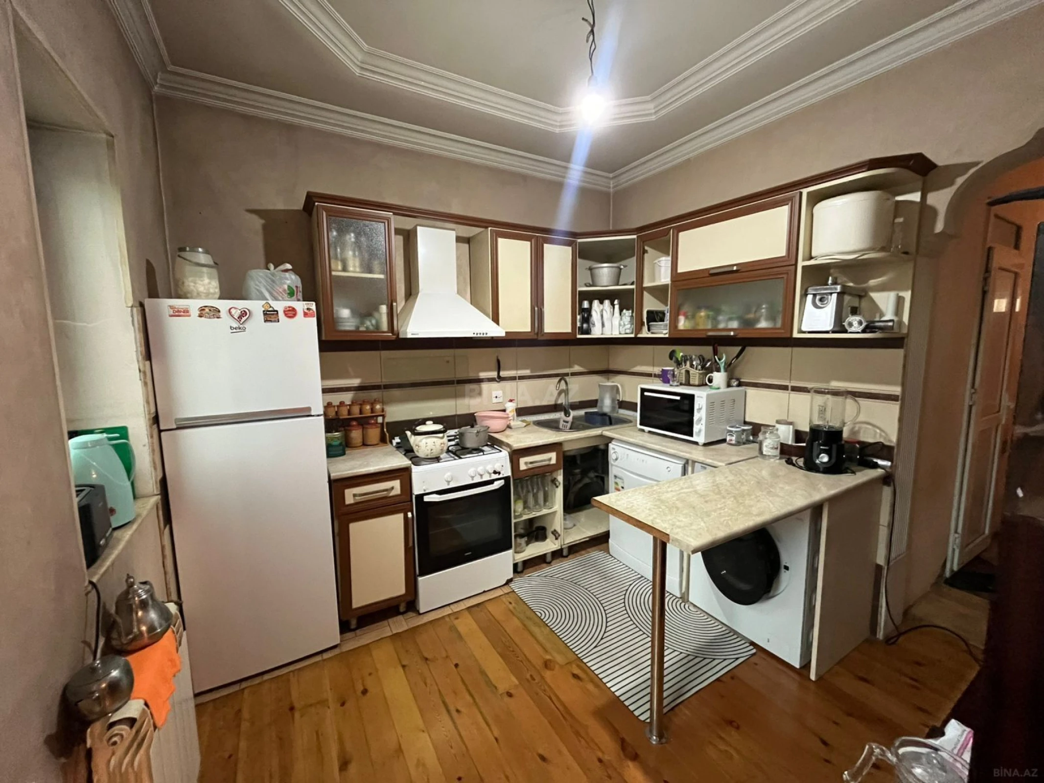 Satılır 5 otaqlı həyət evi 240 m²