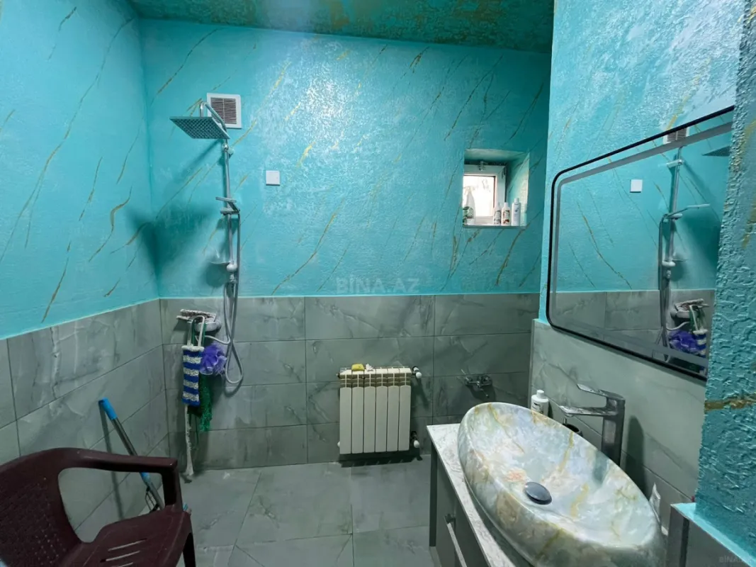 Satılır 5 otaqlı həyət evi 240 m²