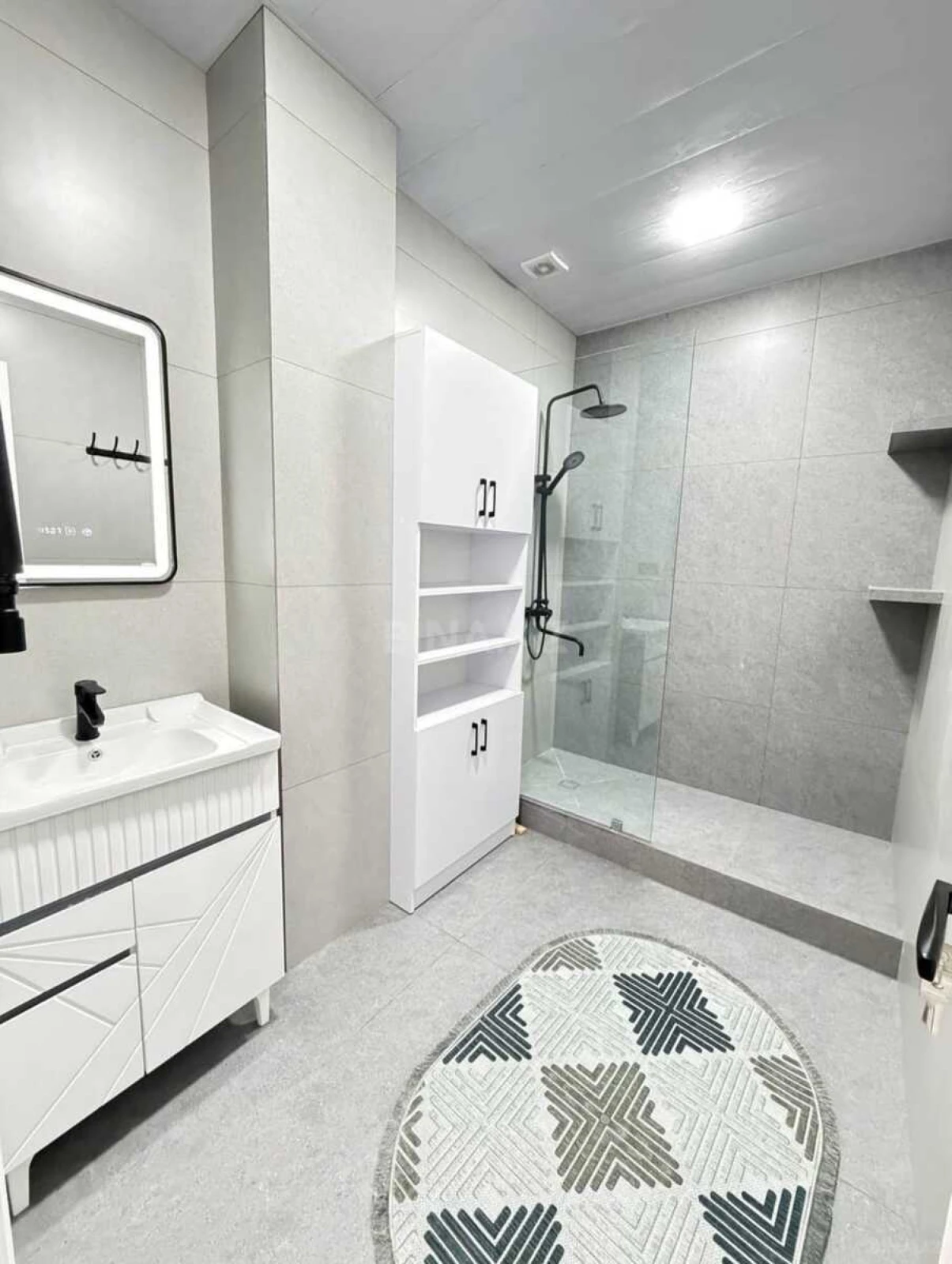 Kirayə verilir 3 otaqlı mənzil 140 m²