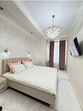 Kirayə verilir 3 otaqlı mənzil 140 m²