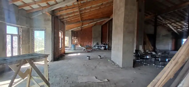 Satılır 2 otaqlı mənzil 75 m²